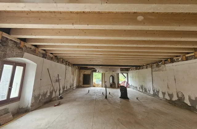 Rénovation structurelle de l'Auberge de la Couronne à Mies